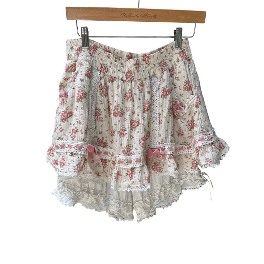 LILIA & LACE Floral skort with attached bloomers Size M/L